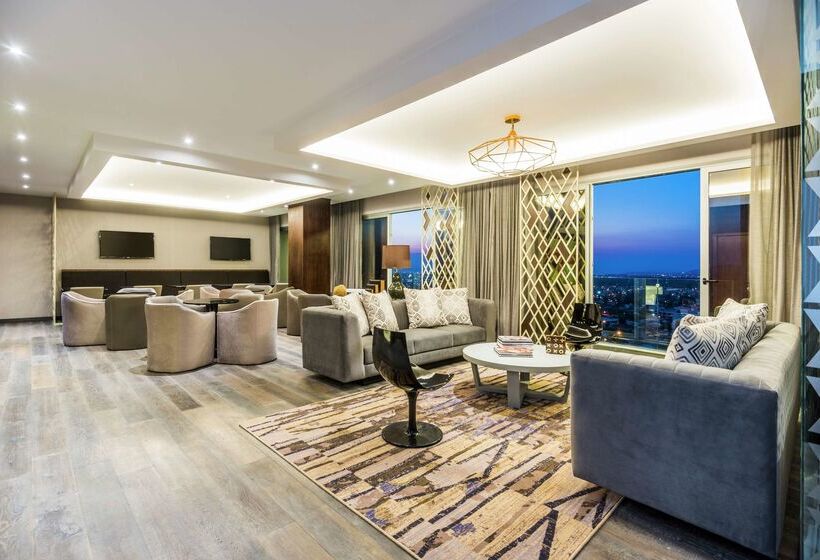 هتل Tower San Luis Potosi