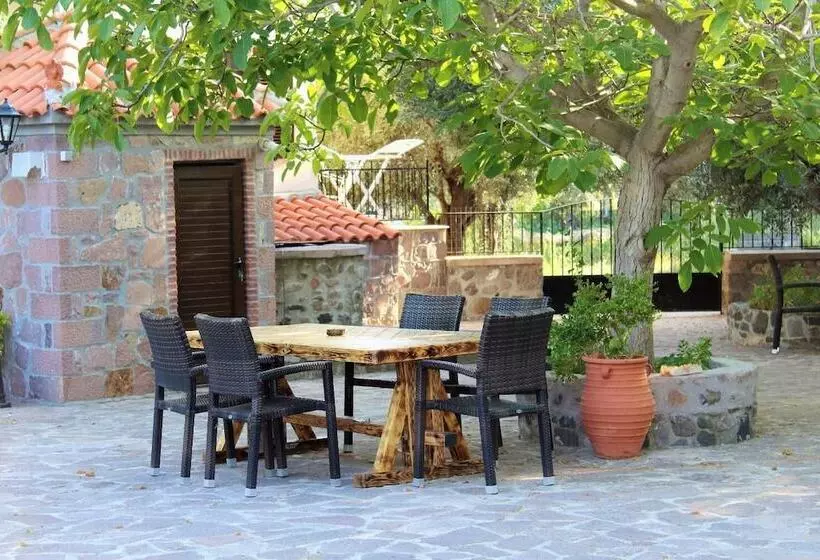 Nadia Apartments