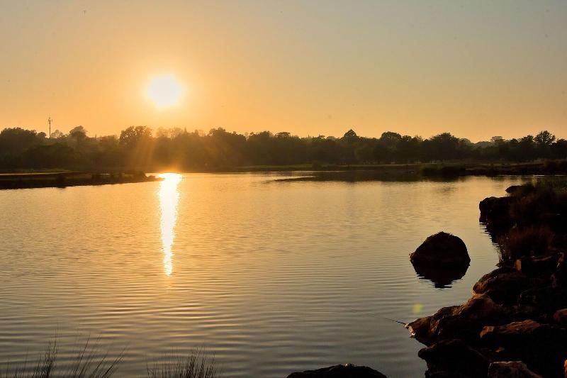 Пансион Centurion Golf Suites Boca Walk