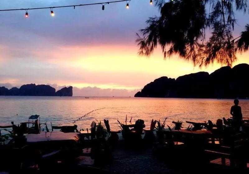 Lomakeskus Paradise Pearl Bungalows