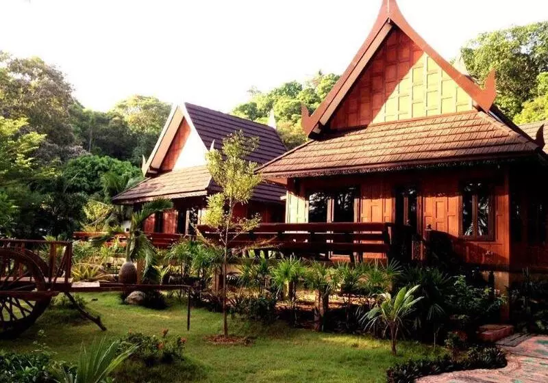 Lomakeskus Paradise Pearl Bungalows