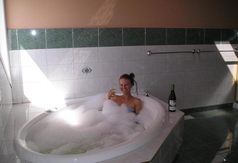 Silver Waters Bed & Breakfast