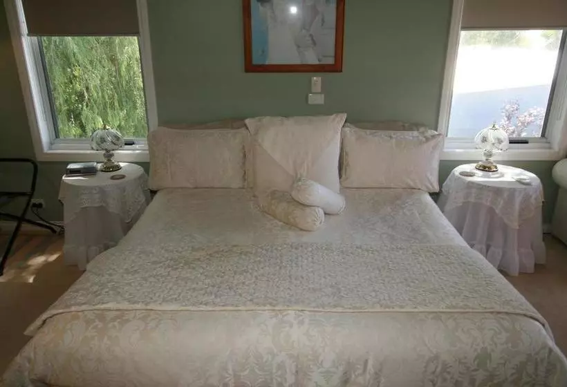 Silver Waters Bed & Breakfast