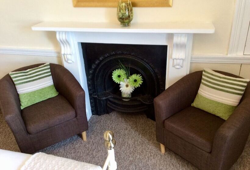 Bed and Breakfast Aberllynfi Riverside Guest House