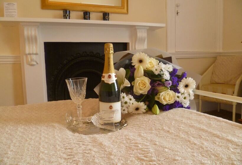 Bed and Breakfast Aberllynfi Riverside Guest House