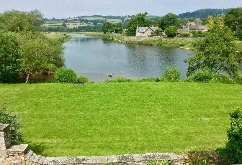 Bed and Breakfast Aberllynfi Riverside Guest House