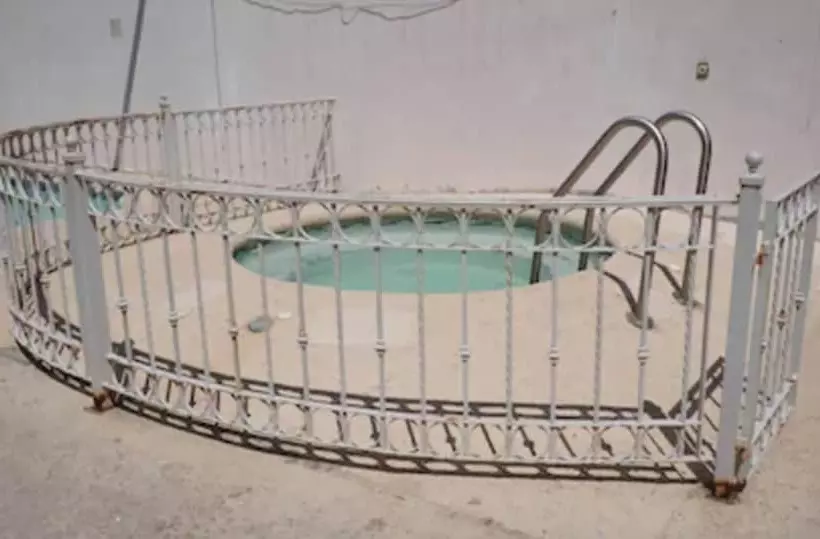 ホテル Maria Luisa Inn & Suites