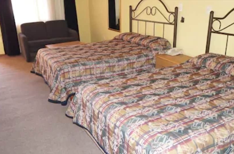 فندق Maria Luisa Inn & Suites