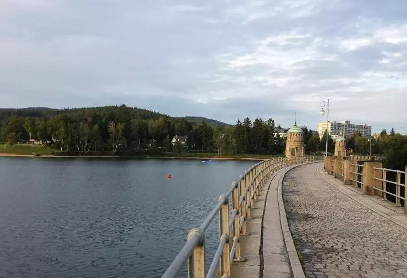 ホテル Merkur  Jablonec Nad Nisou