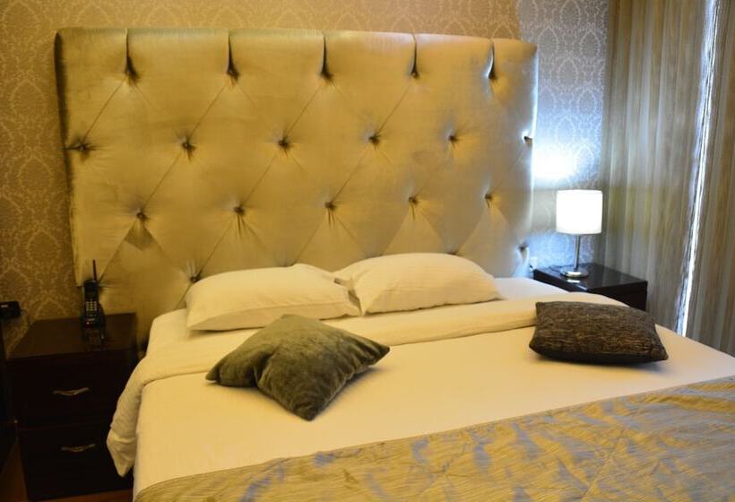 هتل Nadine Boutique Suites