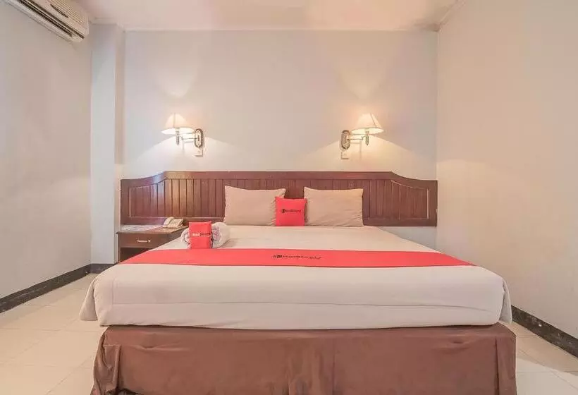 ホテル Reddoorz Syariah At Grand Taufiq Tarakan