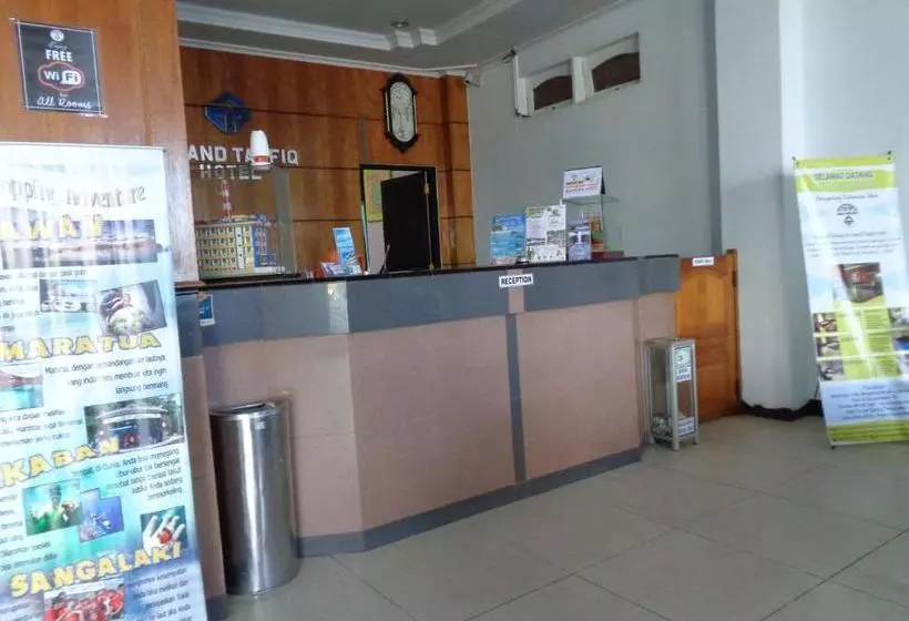 ホテル Reddoorz Syariah At Grand Taufiq Tarakan