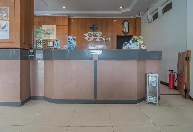 فندق Reddoorz Syariah At Grand Taufiq Tarakan