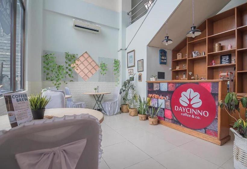 فندق Reddoorz Syariah At Grand Taufiq Tarakan