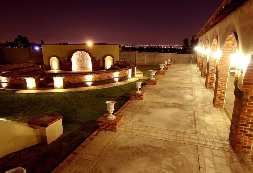 Пансион Accolades Boutique Venue