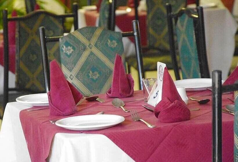 Regency Hotel Flamboyant