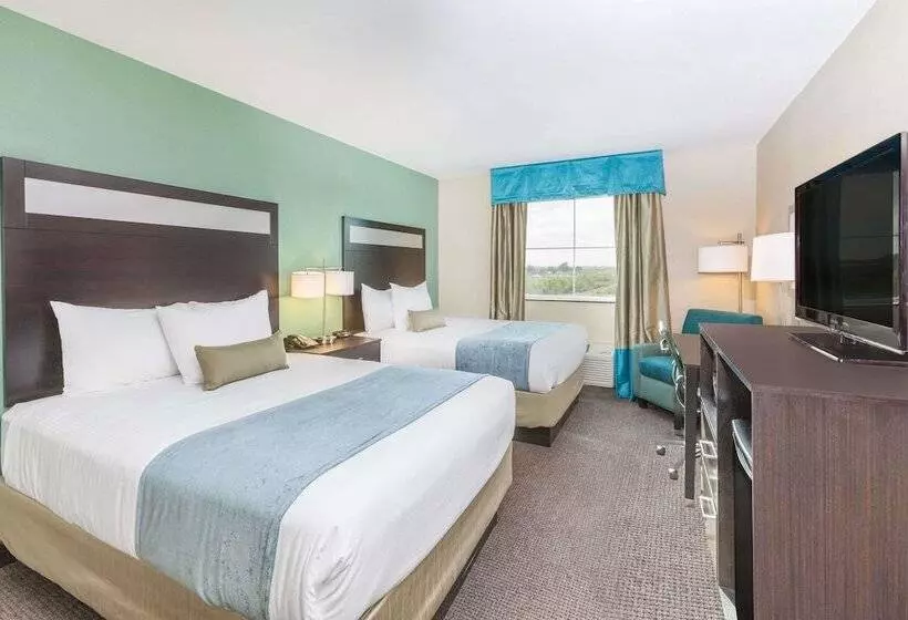 ホテル Baymont By Wyndham Midland Center