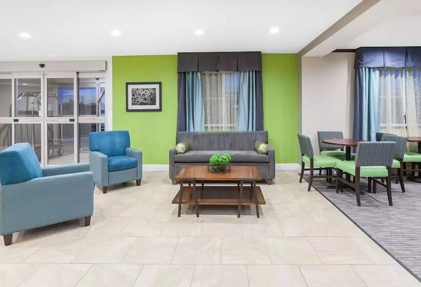 ホテル Baymont By Wyndham Midland Center