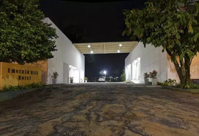 Hotel Emerald Hill