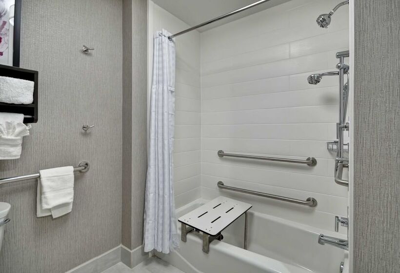 هتل Homewood Suites By Hilton Tyler