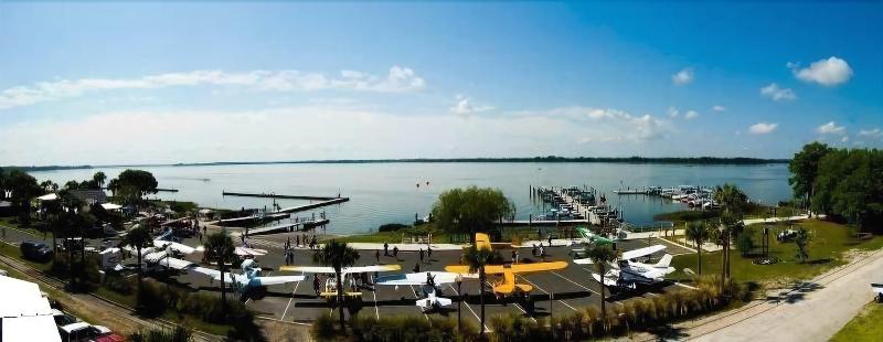 ホテル The Citrus On The Lake