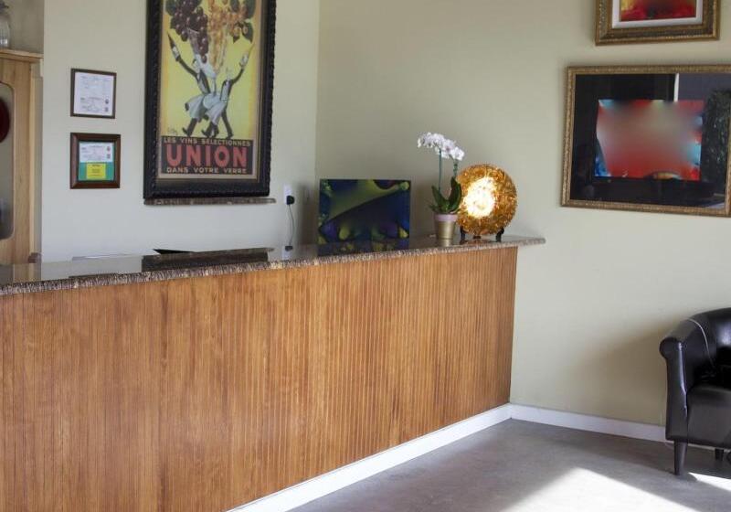 ホテル The Citrus On The Lake