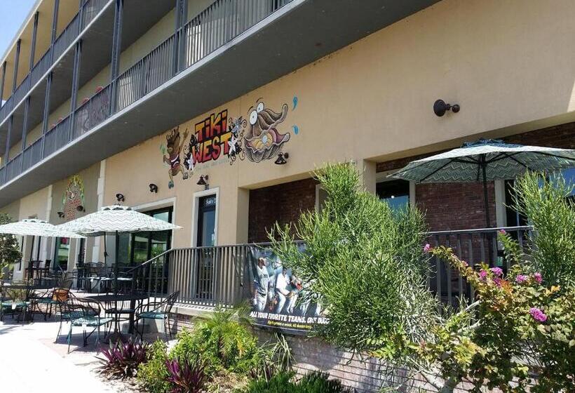 ホテル The Citrus On The Lake