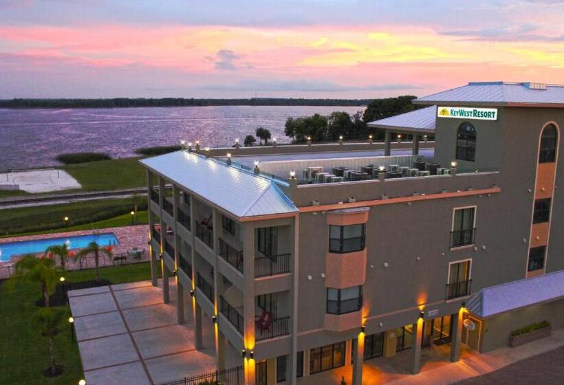 ホテル The Citrus On The Lake