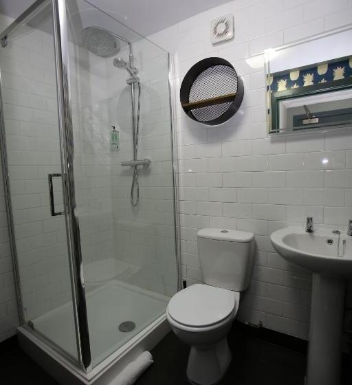 בית מלון כפרי Kings Arms