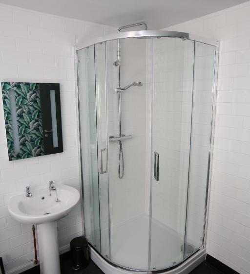 בית מלון כפרי Kings Arms