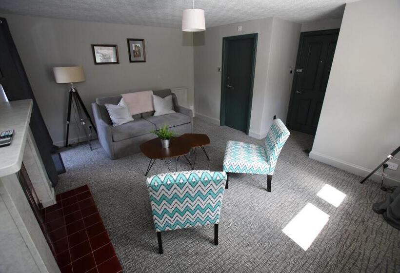 בית מלון כפרי Kings Arms