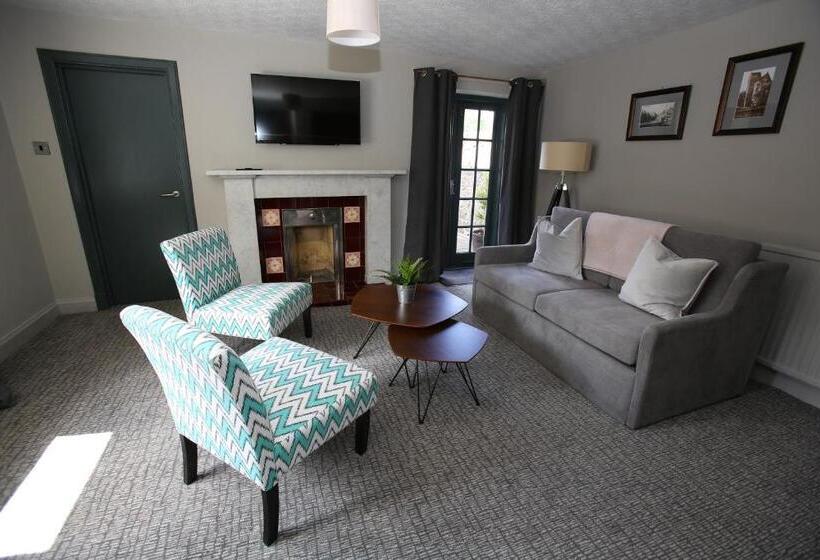 בית מלון כפרי Kings Arms