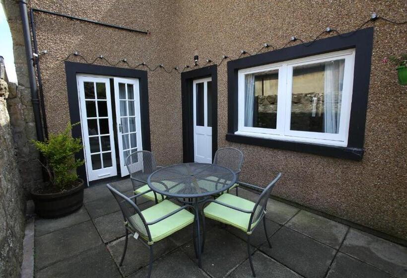 בית מלון כפרי Kings Arms