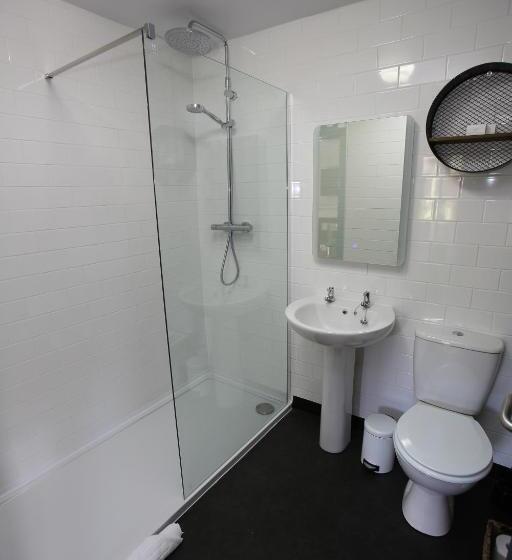 בית מלון כפרי Kings Arms