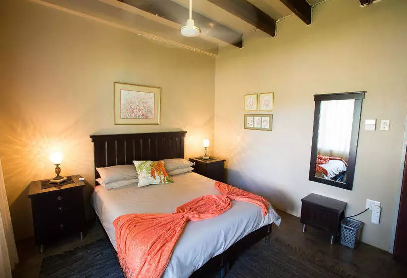 هتل Maninghi Lodge