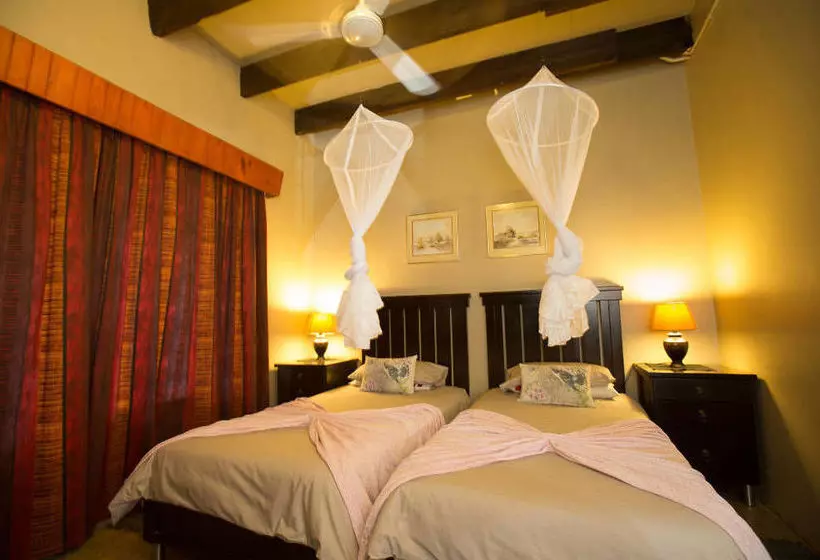 هتل Maninghi Lodge