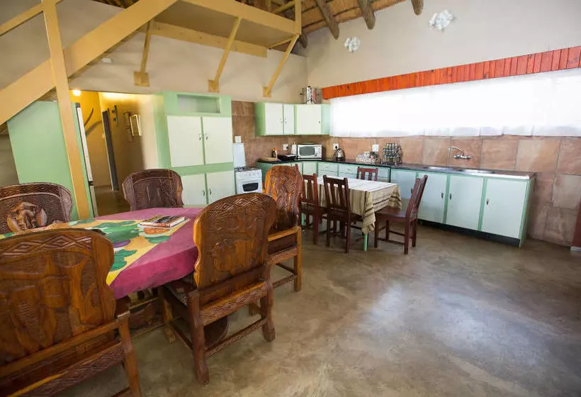 هتل Maninghi Lodge