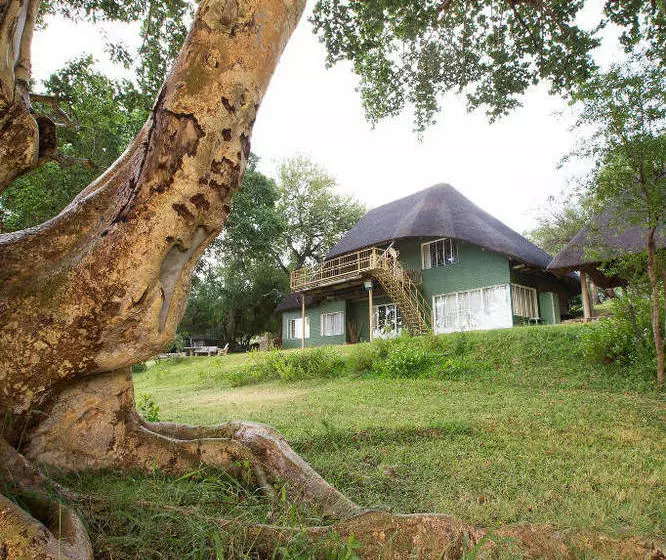 هتل Maninghi Lodge