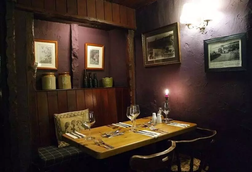 ホテル The Lamb Inn