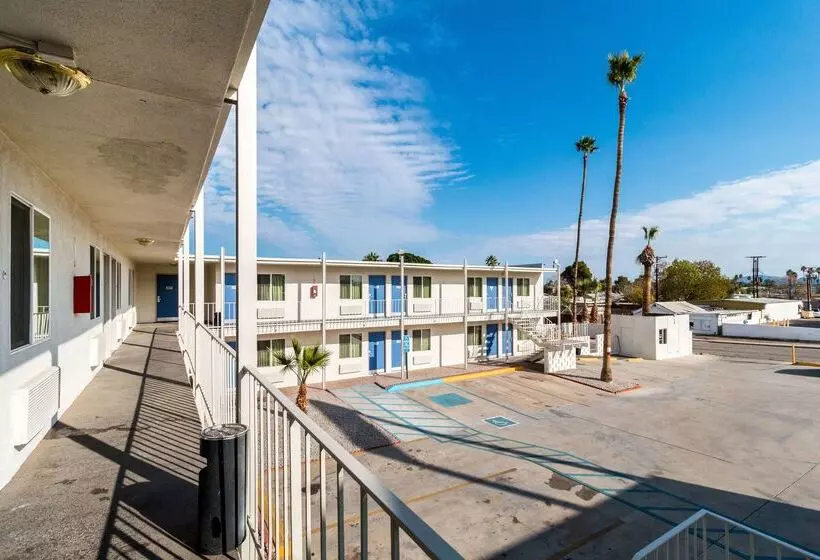 Motel 6blythe, Ca  South
