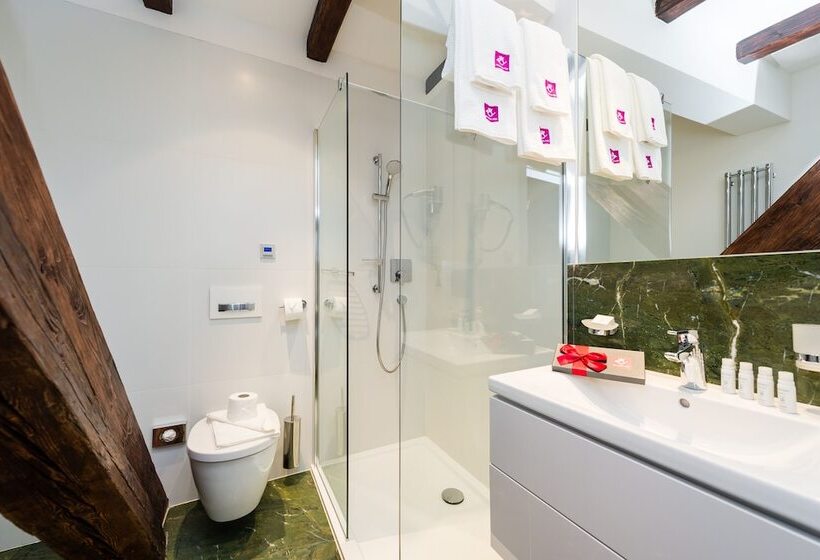 Old Royal Post Hotel By Tkc