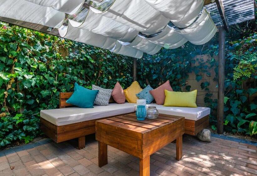 Majatalo Absolute Bosch Guest House