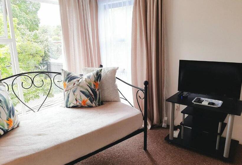 Majatalo Absolute Bosch Guest House