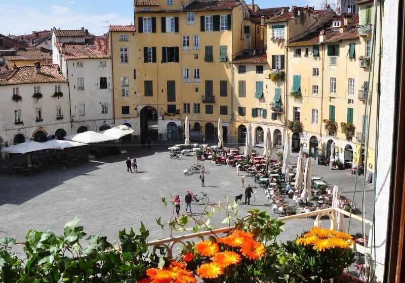 Pensão At Home Bed And Breakfast