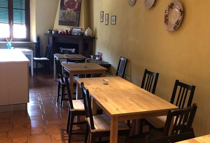 Pensão At Home Bed And Breakfast