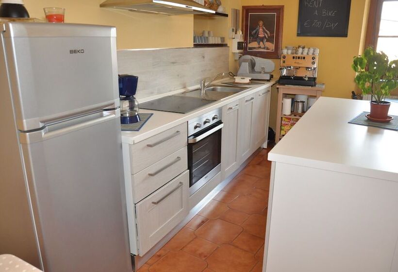 Pensão At Home Bed And Breakfast