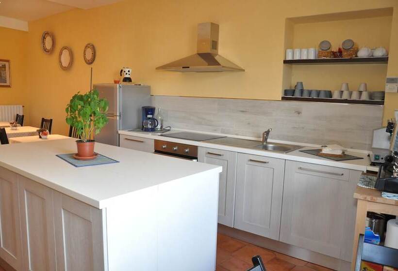 Pensão At Home Bed And Breakfast