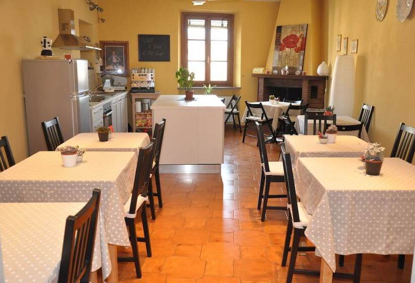 Pensão At Home Bed And Breakfast