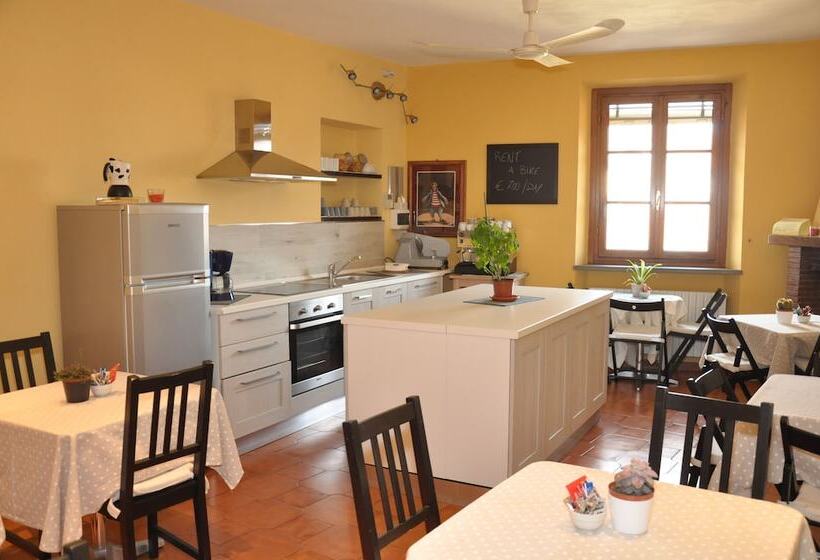 Pensão At Home Bed And Breakfast