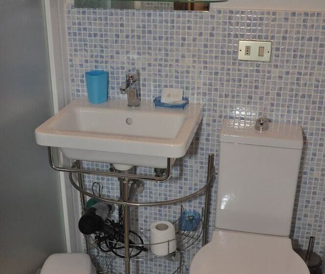 Pensão At Home Bed And Breakfast